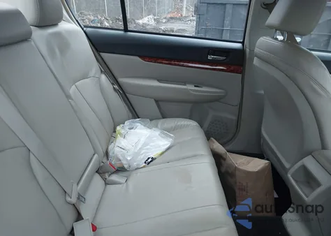 2011 Subaru Legacy 2.5I Limited z USA, uszkodzony, nr VIN 4S3BMBJ65B3224975